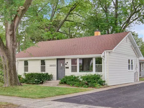 8950 S 52nd Ave, Oak Lawn, IL 60453