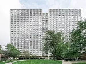 4800 S Lake Park Ave #2504, Chicago, IL 60615