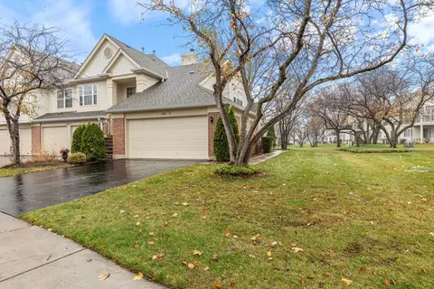 449 Cromwell Cir #4, Bartlett, IL 60103 photo 3