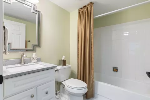449 Cromwell Cir #4, Bartlett, IL 60103 photo 16