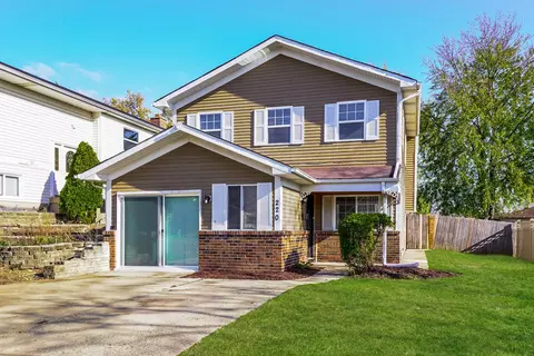 220 Mill Stream Dr, Bolingbrook, IL 60440