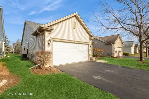 2777 Cascade Falls Cir, Elgin, IL 60124 photo 2