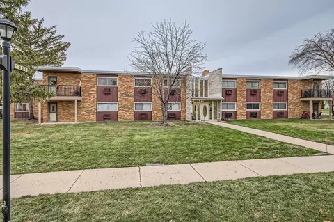 120 Collen Dr # B, Lombard, IL 60148