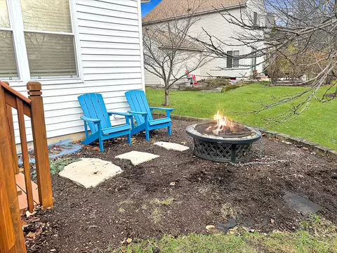 Exterior - 79 Stable Way, Lindenhurst, IL 60046 photo 9 of 10