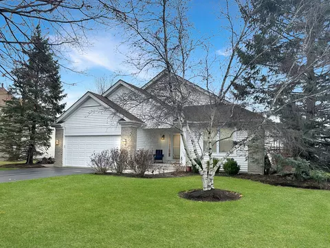 Exterior - 79 Stable Way, Lindenhurst, IL 60046 photo 2 of 10