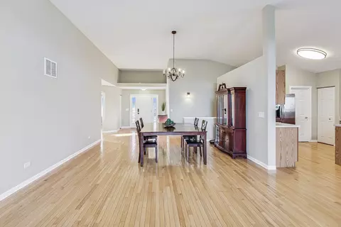 Dining - 79 Stable Way, Lindenhurst, IL 60046 photo 1 of 3