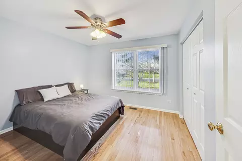 Bedroom - 79 Stable Way, Lindenhurst, IL 60046 photo 1 of 3