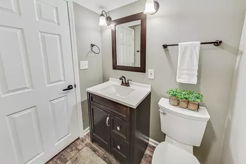 Bath - 79 Stable Way, Lindenhurst, IL 60046 photo 4 of 5