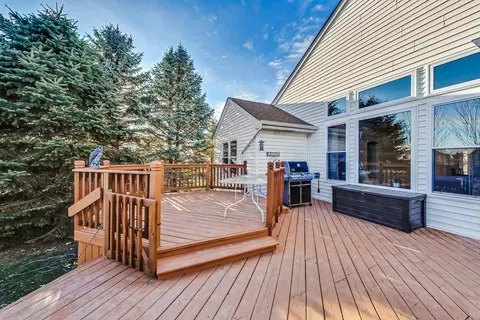 Exterior - 79 Stable Way, Lindenhurst, IL 60046 photo 6 of 10