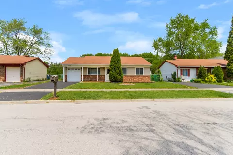5950 Woodgate Dr, Matteson, IL 60443