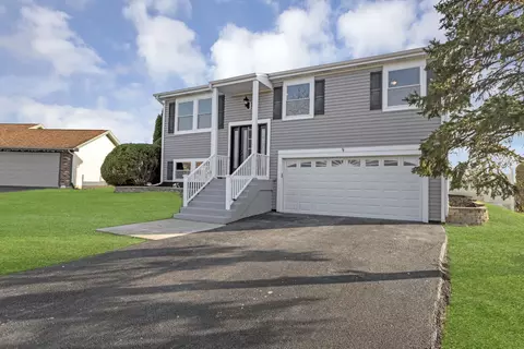 391 Nantucket Ct, Bartlett, IL 60103 photo 2