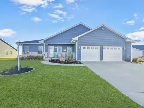 313 W Lincoln St, Fisher, IL 61843