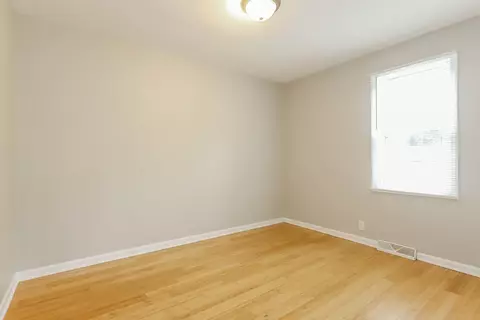 Bedroom - 1171 Lawrence Ave, Elgin, IL 60123 photo 3 of 6