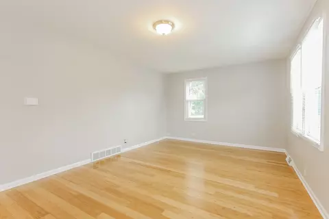 Living - 1171 Lawrence Ave, Elgin, IL 60123 photo 1 of 1