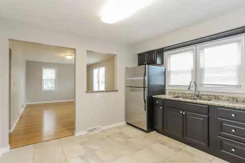 Kitchen - 1171 Lawrence Ave, Elgin, IL 60123 photo 1 of 2