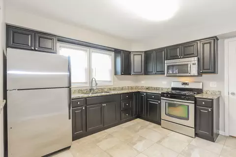 Kitchen - 1171 Lawrence Ave, Elgin, IL 60123 photo 2 of 2