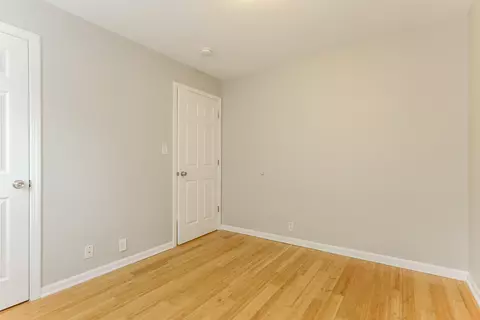 Bedroom - 1171 Lawrence Ave, Elgin, IL 60123 photo 4 of 6