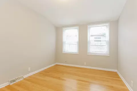 Bedroom - 1171 Lawrence Ave, Elgin, IL 60123 photo 1 of 6