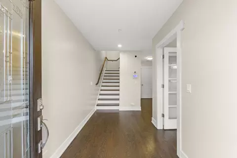 Entry Way - 33 Forest Ave, River Forest, IL 60305 photo 1 of 1