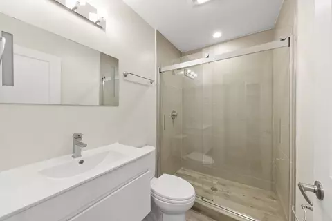 Bath - 33 Forest Ave, River Forest, IL 60305 photo 1 of 5
