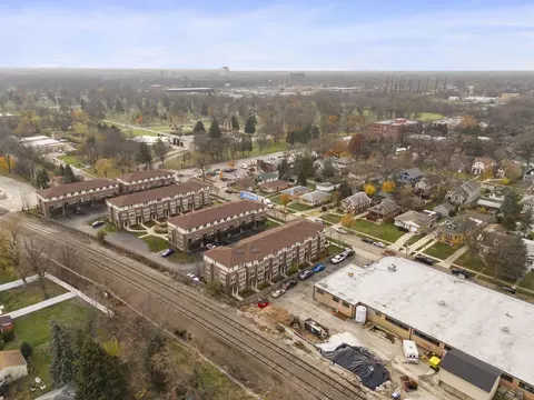 View/Area - 33 Forest Ave, River Forest, IL 60305 photo 8 of 9