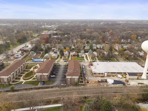 View/Area - 33 Forest Ave, River Forest, IL 60305 photo 7 of 9