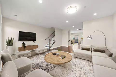 Living - 33 Forest Ave, River Forest, IL 60305 photo 3 of 3