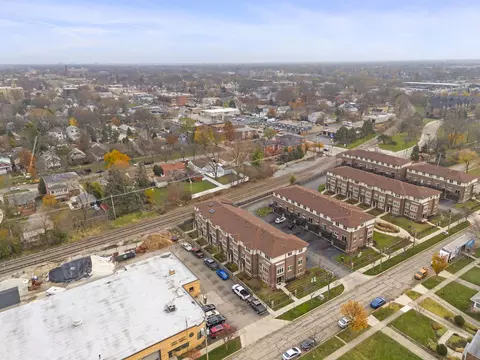 View/Area - 33 Forest Ave, River Forest, IL 60305 photo 2 of 9