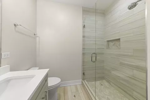 Bath - 33 Forest Ave, River Forest, IL 60305 photo 4 of 5