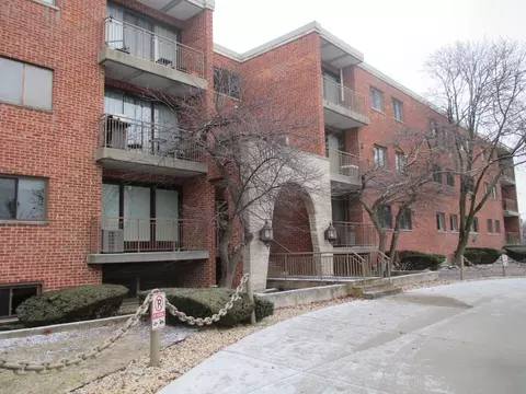 197 W Armitage Ave #209, Elmhurst, IL 60126