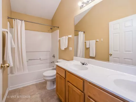 2621 Pond View Dr, Algonquin, IL 60102 photo 9