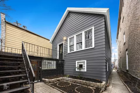 9839 S Ewing Ave, Chicago, IL 60617