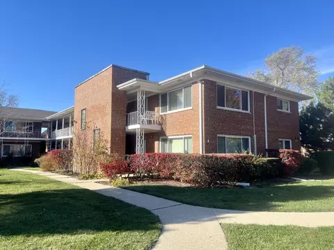 724 N Western Ave #M, Park Ridge, IL 60068