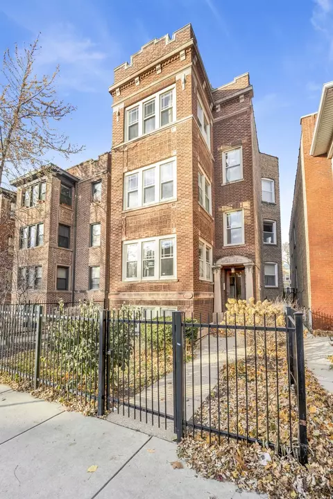 1350 W Rosedale Ave #2, Chicago, IL 60660