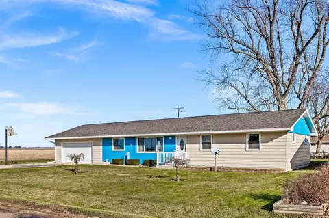 10967 Medalion Dr, Bloomington, IL 61705