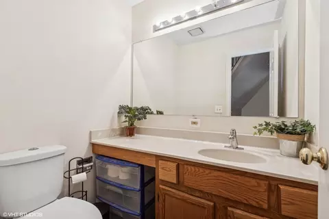 Bath - 565 Surrey Ridge Dr, Cary, IL 60013 photo 5 of 5