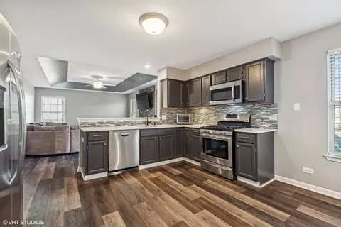 Kitchen - 565 Surrey Ridge Dr, Cary, IL 60013 photo 1 of 4