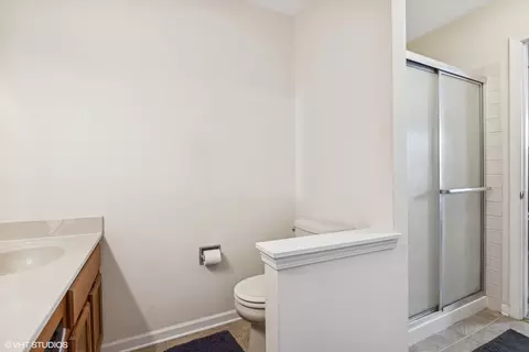 Bath - 565 Surrey Ridge Dr, Cary, IL 60013 photo 3 of 5