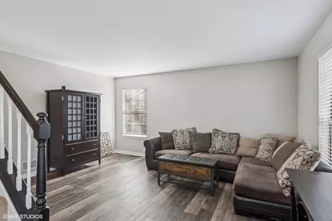 Living - 565 Surrey Ridge Dr, Cary, IL 60013 photo 2 of 3