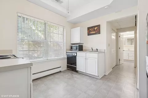 Kitchen - 565 Surrey Ridge Dr, Cary, IL 60013 photo 4 of 4