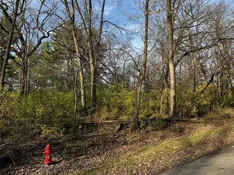 107 Maple Ln, Dixon, IL 61021