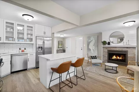 Kitchen - 395 Westview St, Hoffman Estates, IL 60169 photo 3 of 4