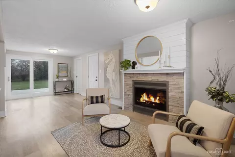Living - 395 Westview St, Hoffman Estates, IL 60169 photo 4 of 4