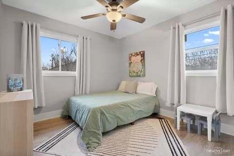 Bedroom - 395 Westview St, Hoffman Estates, IL 60169 photo 3 of 3