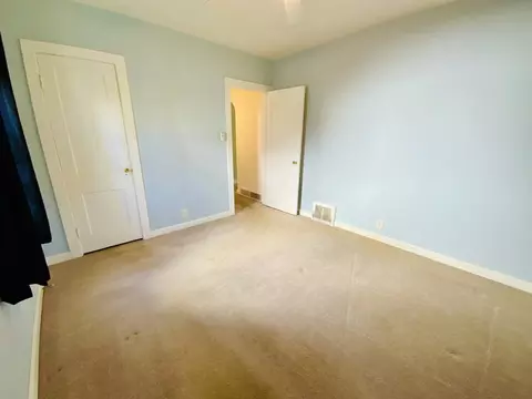 Bedroom - 2128 Fields Pl, Ottawa, IL 61350 photo 3 of 4