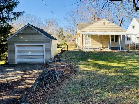 Exterior - 2128 Fields Pl, Ottawa, IL 61350 photo 3 of 4