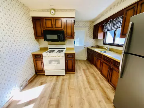 Kitchen - 2128 Fields Pl, Ottawa, IL 61350 photo 1 of 2