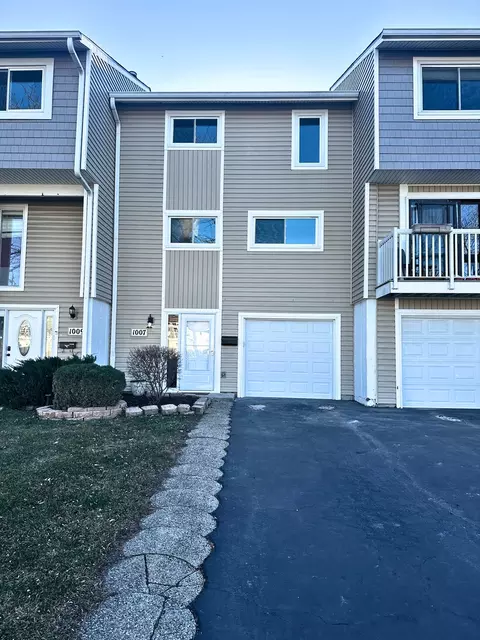 1007 Sandpiper Ct, Bartlett, IL 60103