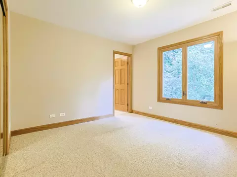 Bedroom - 32 E Hattendorf Ave #2B, Roselle, IL 60172 photo 1 of 4