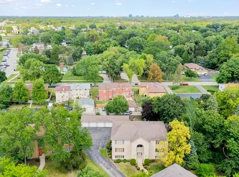 View/Area - 32 E Hattendorf Ave #2B, Roselle, IL 60172 photo 1 of 10